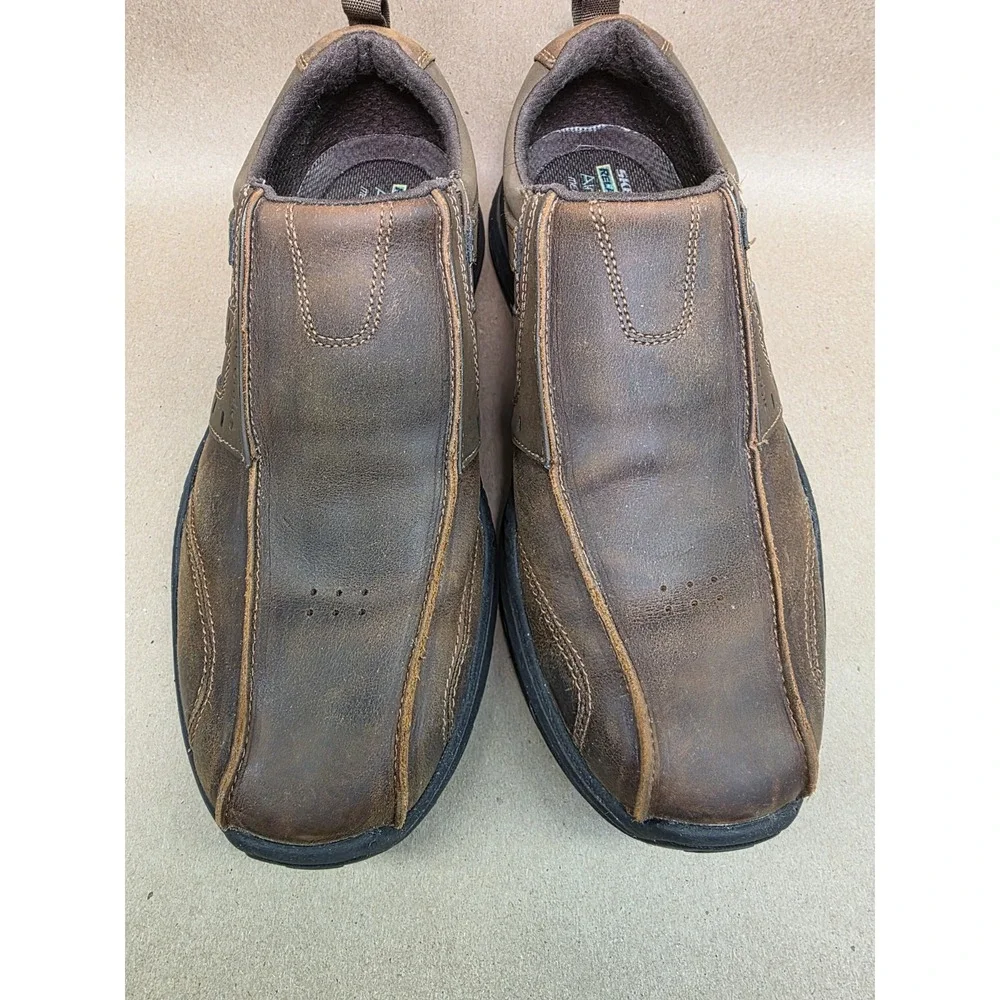 Skechers preowned low